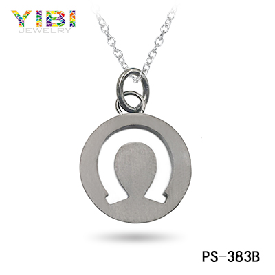 Fashion hollow-out Horseshoe Necklace, Fashion Stainless Steel Jewelry.