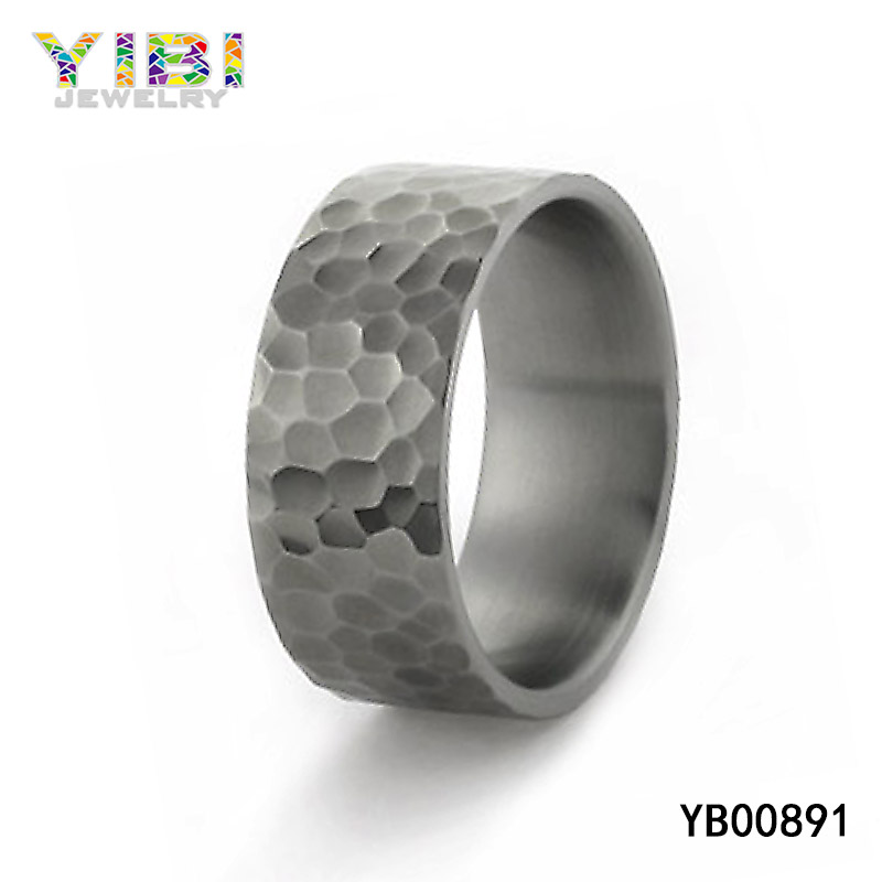 Flat men hammer titanium ring